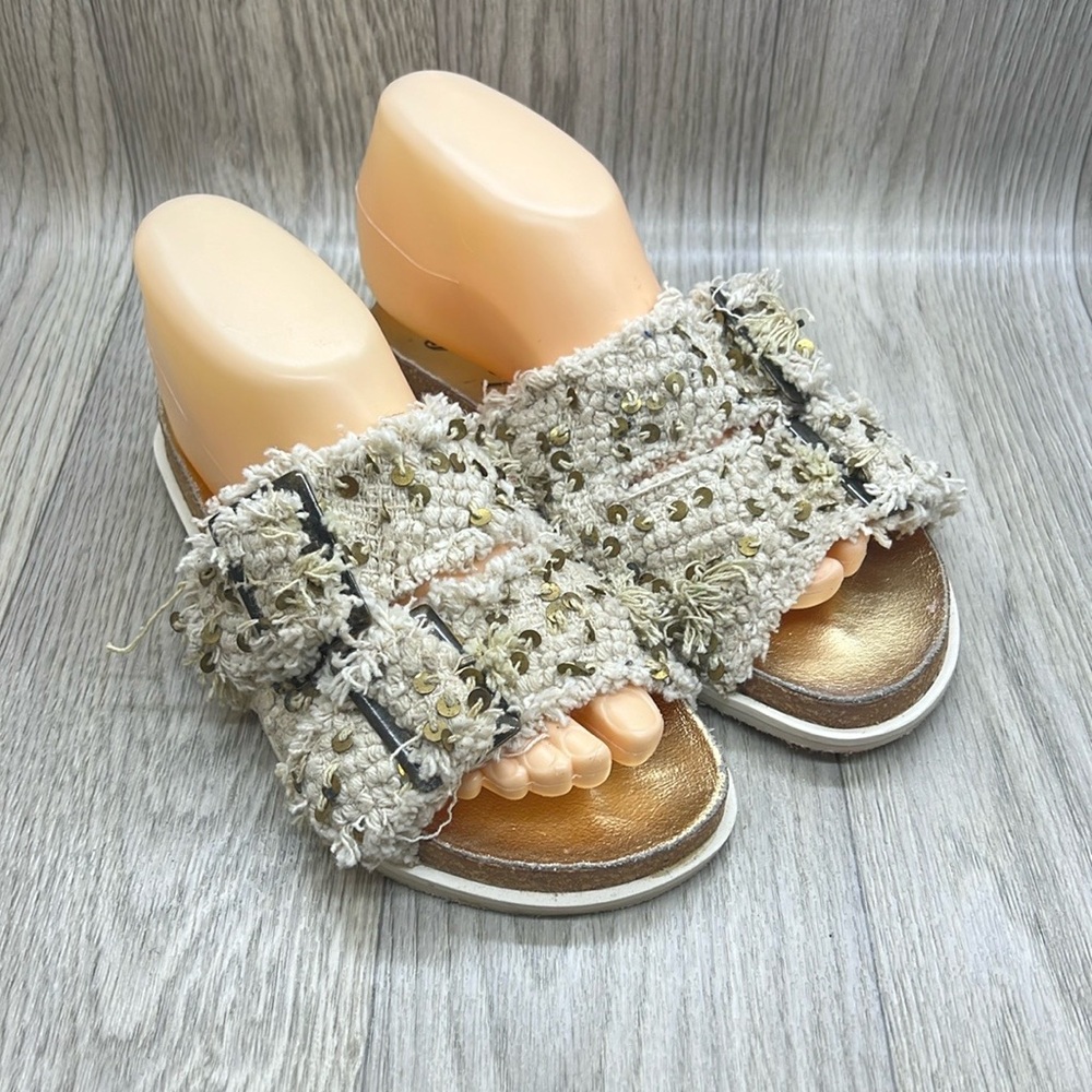 Free People Cream and Gold Sandals with Chic Design